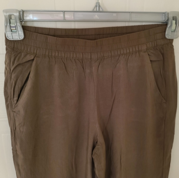 H&M Divided Pull-On Viscose Pants. Military Green. 2P - Picture 4 of 5